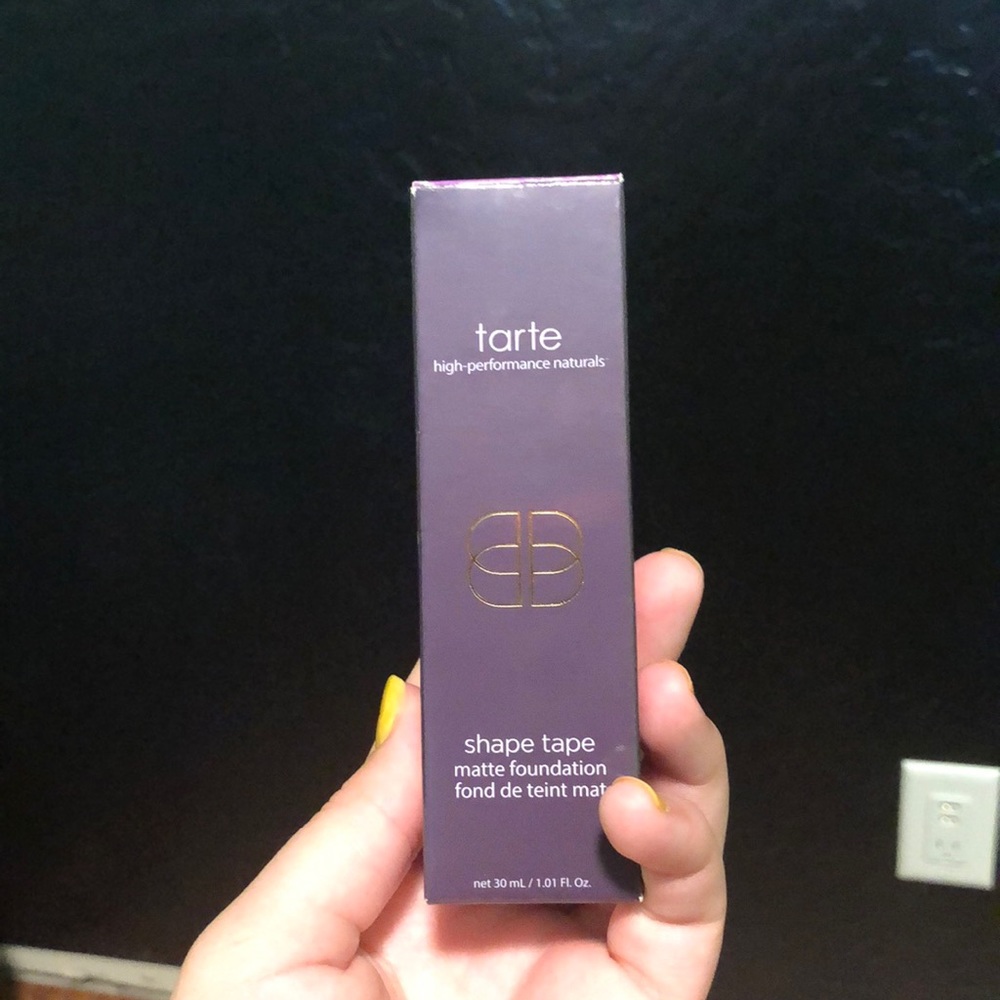 Brand new shape tape matte foundation